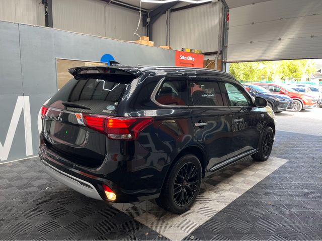 Image for 2019 Mitsubishi Outlander €20950 2019 MITSUBISHI OUTLANDER PHEV G 2.4 AUTOMATIC / CRUISE CONTROL / 360° CAMERA / ELECTRIC MEMORY & HEATED SEATS / PADDLE SHIFTERS / HEATED STEERING WHEEL / 7 SEATS OPTION AND MORE