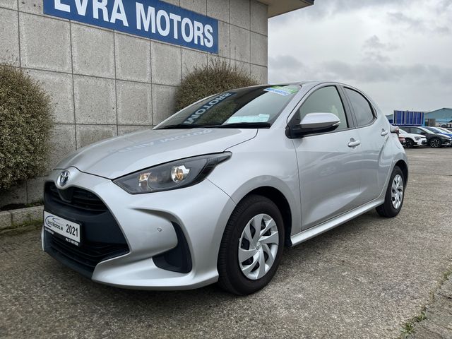 Image for 2021 Toyota Yaris X HYBRID AUTOMATIC 1.5 PETROL //REVERSE CAMERA//KEYLESS ENTRY//ADAPTIVE CRUISE CONTROL//