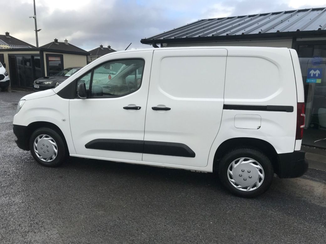 Image for 2020 Opel Combo 