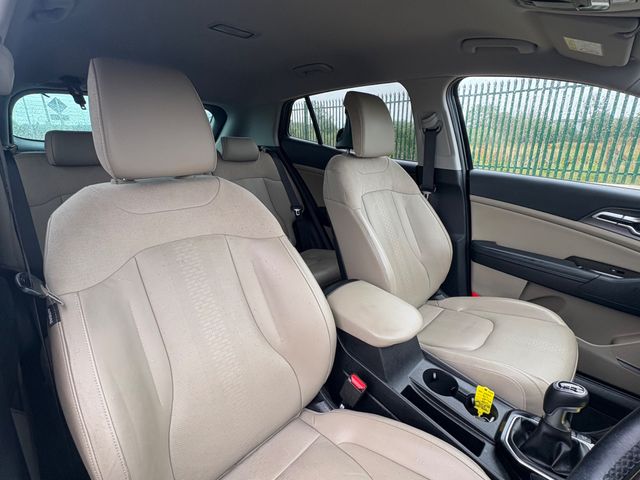 Image for 2022 Kia Sportage K4 5DR, **warranty till 2029** Apple CarPlay, Bluetooth, Rear Parking Sensors, Reversing Camera, Wireless Smartphone Control, Sat Nav, Multi-Function Steering Wheel, Electric Seats