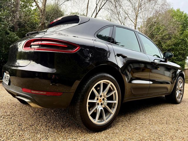 Image for 2015 Porsche Macan 2.0 PETROL 4 WHEEL DRIVE