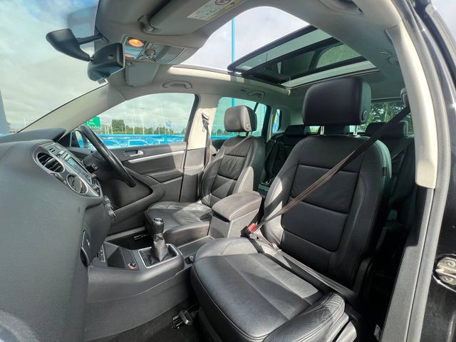 Image for 2017 Volkswagen Tiguan SPORT 2.0 TDI // FULL SERVICE HISTORY // PANORAMIC SUNROOF // LEATHER INTERIOR