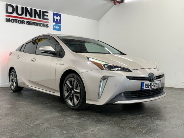 Image for 2019 Toyota Prius **LUXURY**FULL 2 TONE LEATHER**ELECTRIC SEATS**HEATED SEATS**HEAD UP DISPLAY**KEYLESS ENTRY AND START**LANE DEPARTURE WARNING**BLIND SPOT WARNING**COLLISION WARNING**AUTO LIGHTS**AUTO WIPERS**