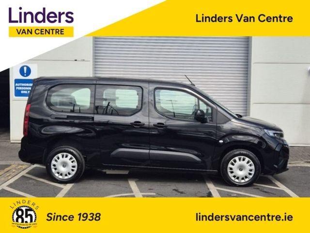 Image for 2025 Opel Combo AUTO 7 SEAT WAV TAXI