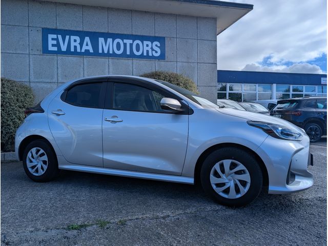 Image for 2021 Toyota Yaris X HYBRID AUTOMATIC 1.5 PETROL //LOW MILES//REVERSE CAMERA//ADAPTIVE CRUISE CONTROL//