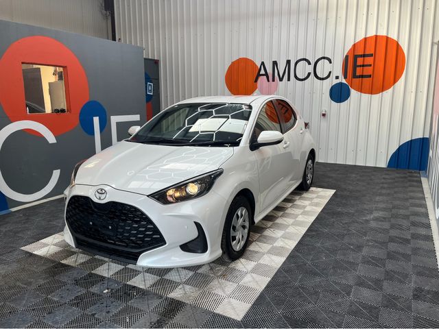 Image for 2024 Toyota Yaris ONLY €19950! YARIS AUTOMATIC 1.0 PETROL / 6k KMs / REVERSE CAMERA & MORE