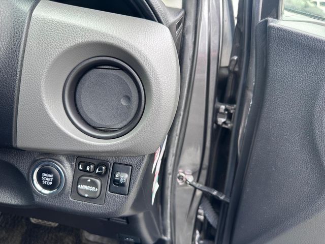 Image for 2015 Toyota Vitz 1.0 VVT-i 5Dr Terra