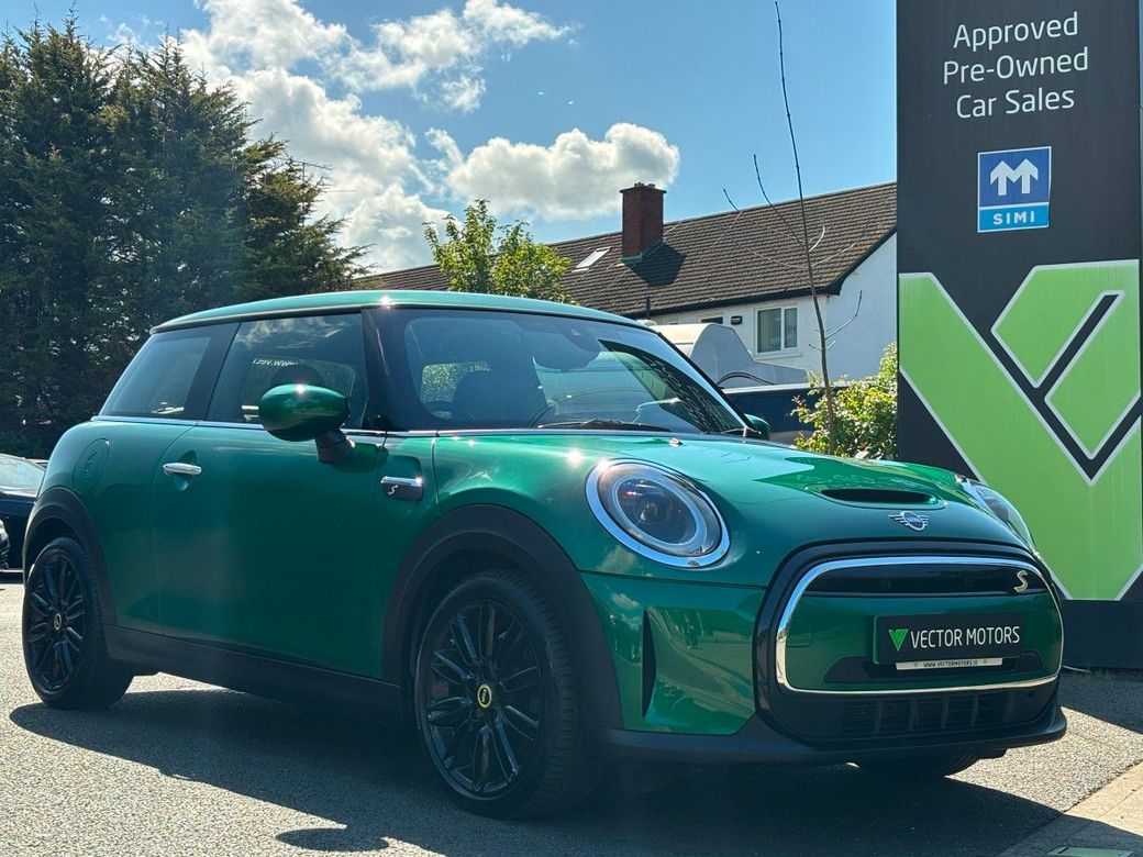 Image for 2023 Mini Cooper ELECTRIC LEVEL 2 HALF LEATHER SEATS