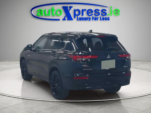 Image for 2023 Mitsubishi Outlander PHEV 4WD BLACK EDITION, Low mileage, Reversing camera