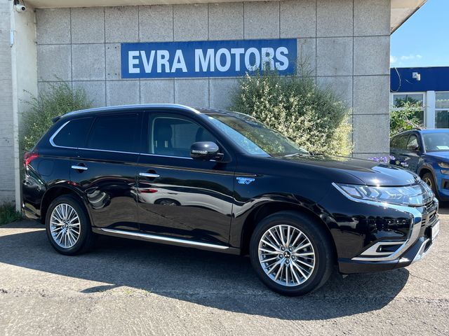Image for 2021 Mitsubishi Outlander G 4WD PHEV HYBRID 2.4 PETROL //HIGH SPEC//LOW MILES//HALF LEATHER HEATED ELECTRIC SEATS//REVERSE CAMERA//HEATED STEERING WHEEL//KEYLESS ENTRY//ADAPTIVE CRUISE CONTROL//