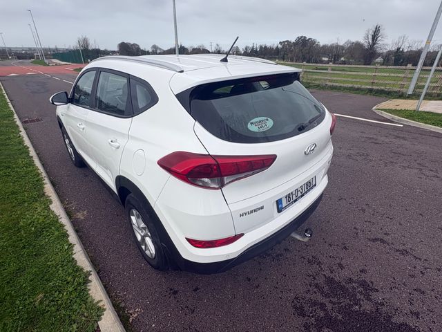 Image for 2018 Hyundai Tucson 1.7D Sport 5DR, Multi-Function Steering Wheel, Lane Departure Warning, Reversing Camera, Daytime Running Lights, 