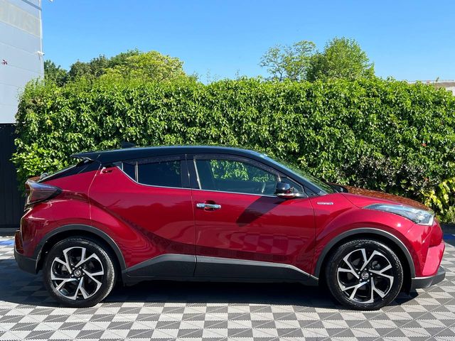 Image for 2018 Toyota C-HR 1.8 HYBRID AUTO // HEATED HALF LEATHER SEATS // ADAPTIVE CRUISE CONTROL // REVERSE CAMERA