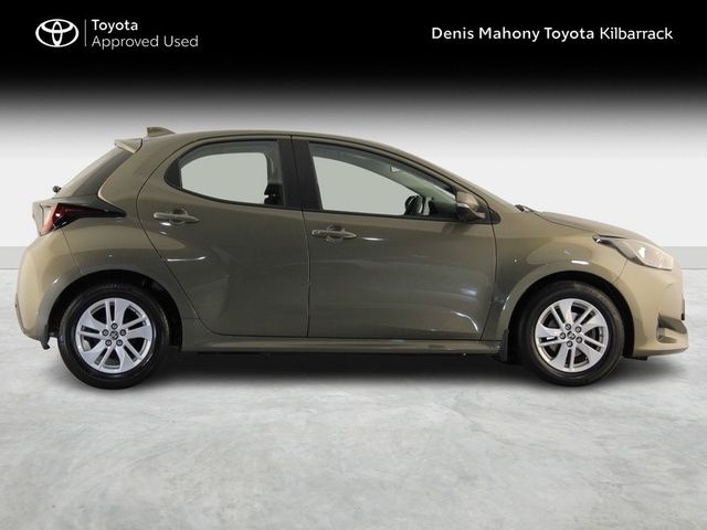 Image for 2023 Toyota Yaris Luna 1.0