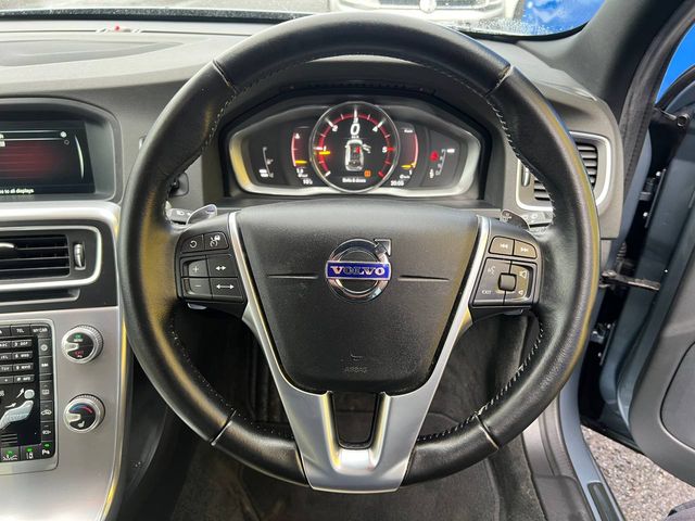Image for 2017 Volvo V60 D4 2.0D // SERVICE HISTORY // LEATHER POWERED HEATED SEATS // DIGITAL CLUSTER