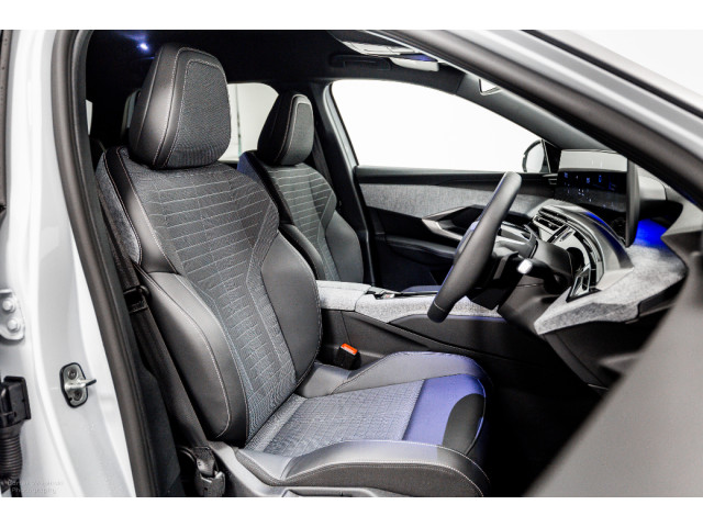 Image for 2025 Peugeot 5008 Allure HYBRID Auto 145HP - 7 Seats