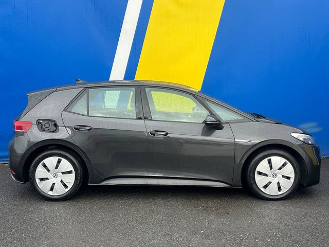 Image for 2021 Volkswagen ID.3 PRO LIFE 58KWH // DIGITAL CLUSTER // APPLE CARPLAY/ANDROID AUTO // ADAPTIVE CRUISE CONTROL