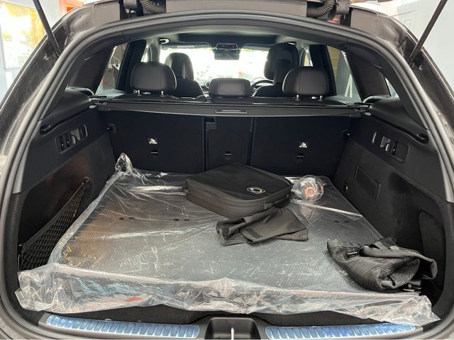 Image for 2024 Mercedes-Benz GLC Class €59950 2024 MERCEDES-BENZ GLC 350E 4MATIC SPORTS 2.0 AUTOMATIC / 360° CAMERA / ELECTRIC MEMORY & HEATED SEATS / PADDLE SHIFTERS / AMBIENT LIGHTS / APPLE CARPLAY / PANORAMIC SUNROOF AND MORE