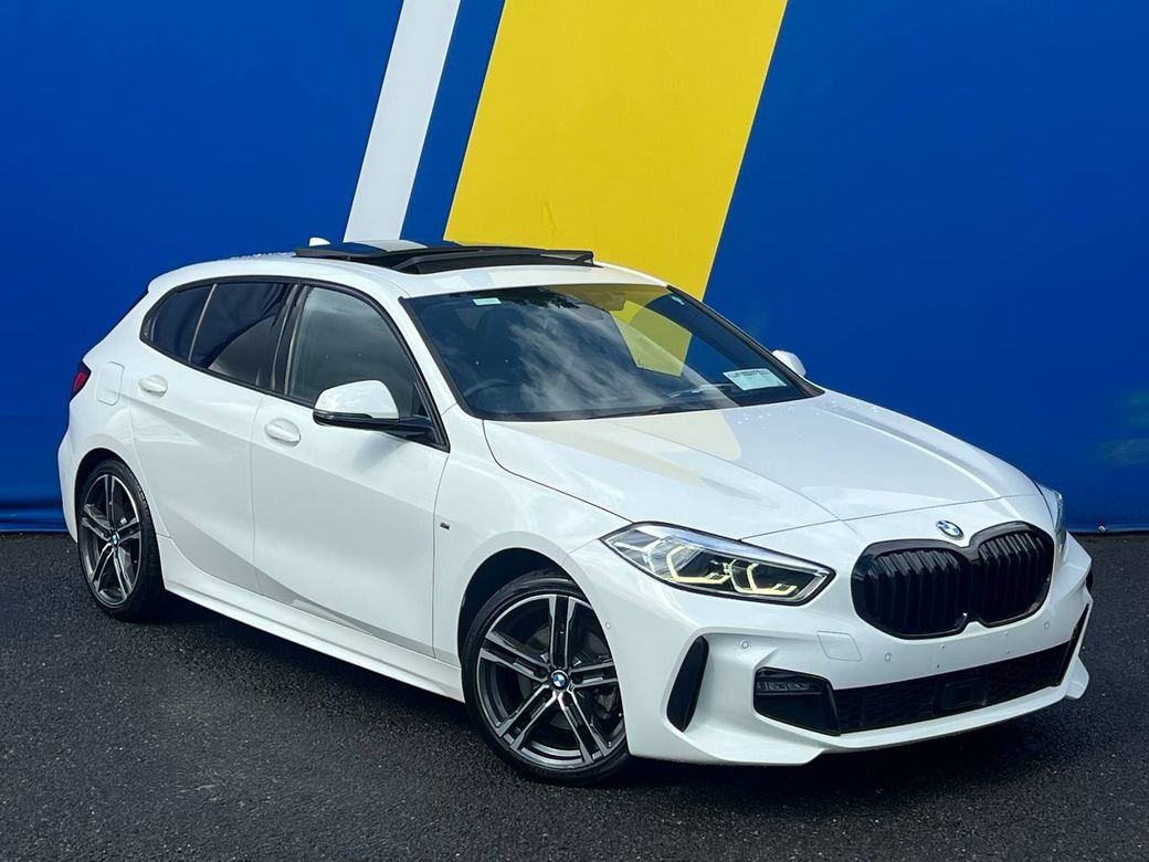 Image for 2021 BMW 1 Series 118d M-SPORT SHADOWLINE 2.0 // TILT & SLIDE PAN ROOF // 18" M-SPORT ALLOYS // APPLE CARPLAY/BLUETOOTH MUSIC