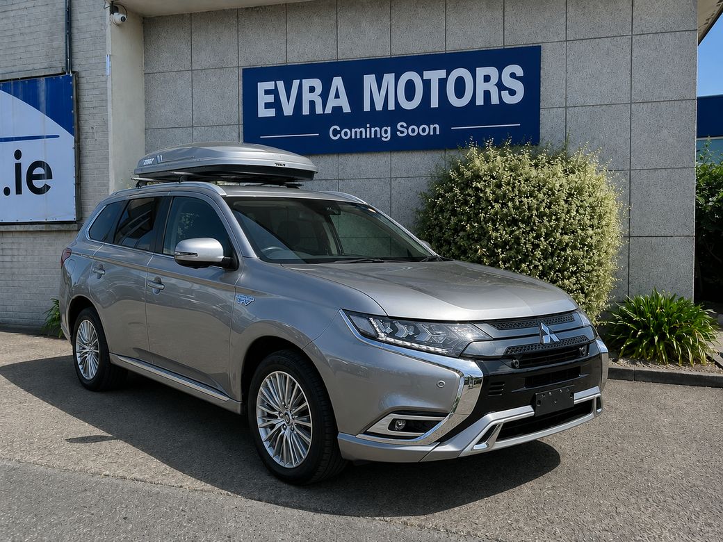 Image for 2021 Mitsubishi Outlander G 4WD PHEV AUTOMATIC 2.4 PETROL //HIGH SPEC//LOW MILES//HALF LEATHER HEATED SEATS//HEATED STEERING WHEEL//REVERSE CAMERA//KEYLESS ENTRY//ADAPTIVE CRUISE CONTROL// 
