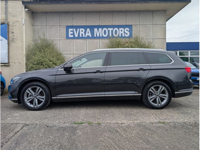 Image for 2022 Volkswagen Passat ELEGANCE AUTOMATIC 2.0 DIESEL //HIGH SPEC//LOW MILES//HALF LEATHER HEATED SEATS//REVERSE CAMERAS//ADAPTIVE CRUISE CONTROL//