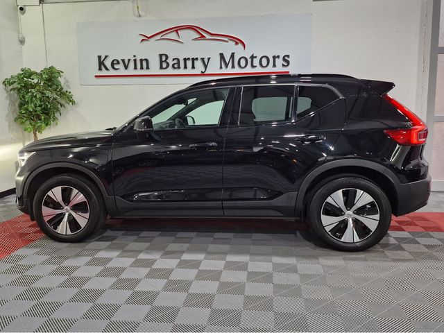 Image for 2024 Volvo XC40 T4 PLUS DARK RECHARGE AUTOMATIC **ONE OWNER / APPLE CARPLAY / CRUISE CONTROL / ELECTRIC BOOTLID / HEATED FRONT & REAR SEATS / HEATED STEERING WHEEL / 360 DEGREE CAMERA / WIRELESS PHONE CHARGING**