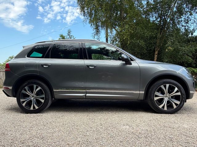 Image for 2016 Volkswagen Touareg 3.0 TDI V6 R-LINE *Passenger…Panoramic Sunroof*
