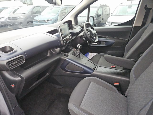 Image for 2021 Peugeot Rifter Lowered Floor Wheelchair Acess