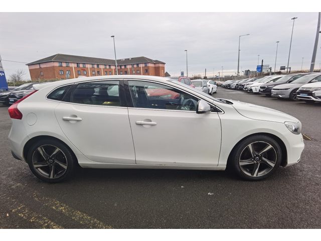 Image for 2014 Volvo V40 1.6 D2 R-DESIGN DIESEL 115BHP - FINANCE AVAILABLE - CALL US TODAY ON 01 492 6566 OR 087-092 5525