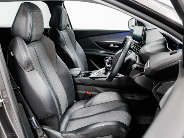 Image for 2022 Peugeot 5008 Allure 1.5 Diesel 130HP - 7 Seats