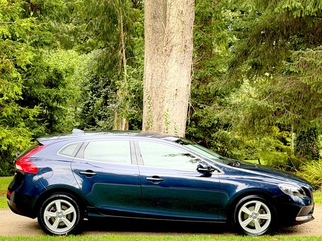 Image for 2014 Volvo V40 1.6 D2 115BHP 6SPD * FULL LEATHER * LOW KMS *