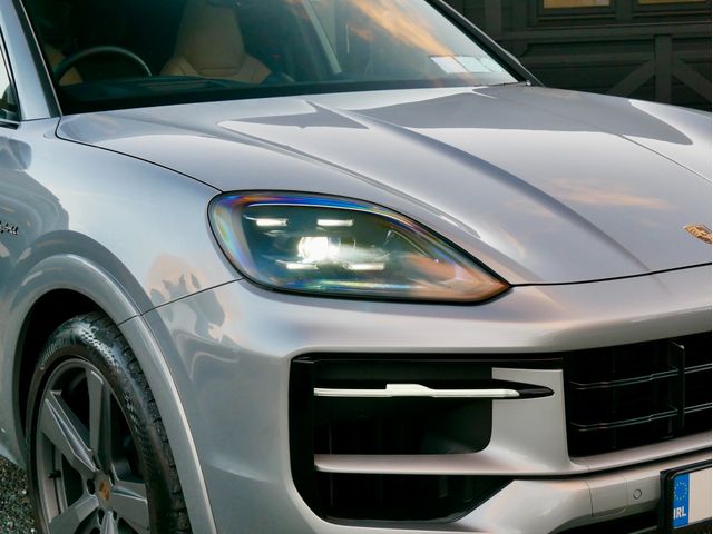 Image for 2024 Porsche Cayenne E-Hybrid, 470BHP **DEPOSIT TAKEN** AIR SUSPENSION, LED HEADLIGHTS, 360 CAMERA, SPORT DESIGN KIT, 4 ZONE CLIMATE CONTROL