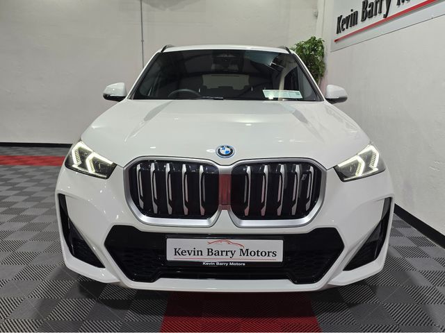 Image for 2023 BMW iX1 30 M SPORT X-DRIVE AUTOMATIC **ONE OWNER / TOP SPEC / APPLE CARPLAY / COMFORT ACCESS / ELECTRIC BOOTLID / HEATED FRONT SEATS / REVERSE CAMERA / WIRELESS PHONE CHARGING / BMW WARRANTY UNTIL 12/2026**