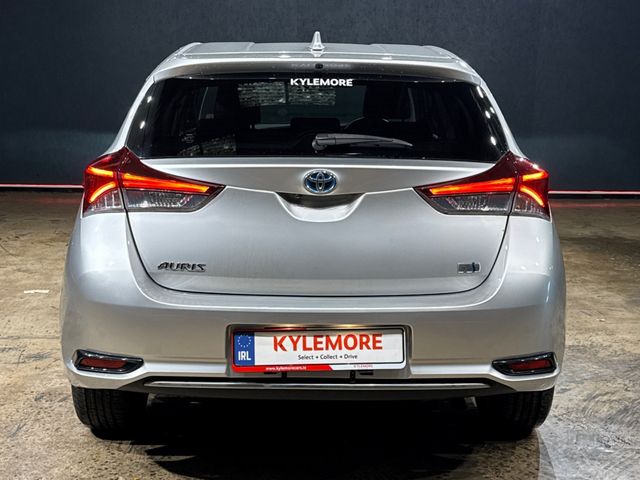 Image for 2017 Toyota Auris 1.8 HYBRID - 16'' FACTORY ALLOYS - HALF BLACK LEATHER -PUSH BUTTON STOP/START - REAR CAMERA