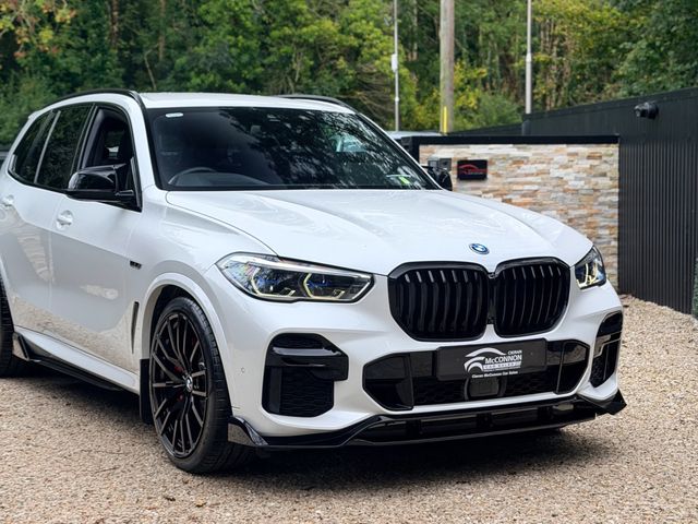 Image for 2021 BMW X5 2021 (212) BMW X5 45e M Sport Pro *REAR TV SCREENS