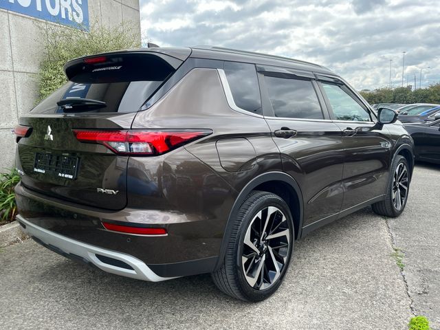 Image for 2023 Mitsubishi Outlander G PHEV 4WD AUTOMATIC 2.4 PETROL //HIGH SPEC//HALF LEATHER HEATED SEATS//360 PARKING CAMERAS//HEATED STEERING WHEEL//ADAPTIVE CRUISE CONTROL//KEYLESS ENTRY//