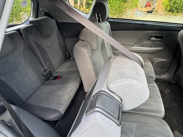 Image for 2014 Toyota Prius 1 Owner 7 Seater