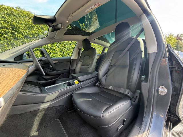 Image for 2021 Tesla Model 3 PLUS RWD 60.5KWH // PANORAMIC SUNROOF // TESLA AUTOPILOT // HEATED FRONT & BACKSEATS
