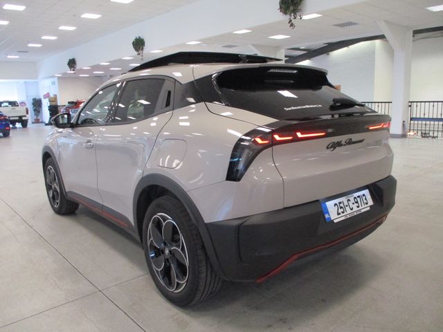 Image for 2025 Alfa Romeo Junior SPECIALE 54KWH EV-SUNROOF-CAMERA-CARPLAY-400KM RANGE
