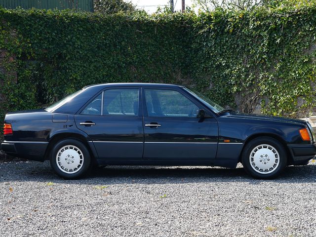 Image for 1991 Mercedes-Benz E 300 3.0 Petrol Automatic