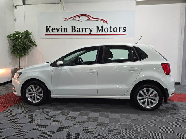 Image for 2017 Volkswagen Polo 1.0 TRENDLINE 60BHP 5 SPEED MANUAL **ORIGINAL IRISH CAR / ONE OWNER FROM NEW / 15" ALLOYS / APPLE CARPLAY & ANDROID AUTO / BLUETOOTH INTEGRATION / FRONT ASSIST / FULL SERVICE RECORD**