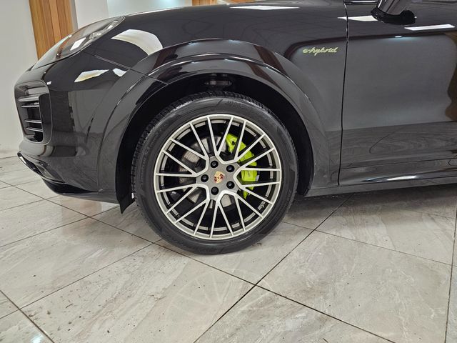 Image for 2023 Porsche Cayenne PLATINUM EDITION