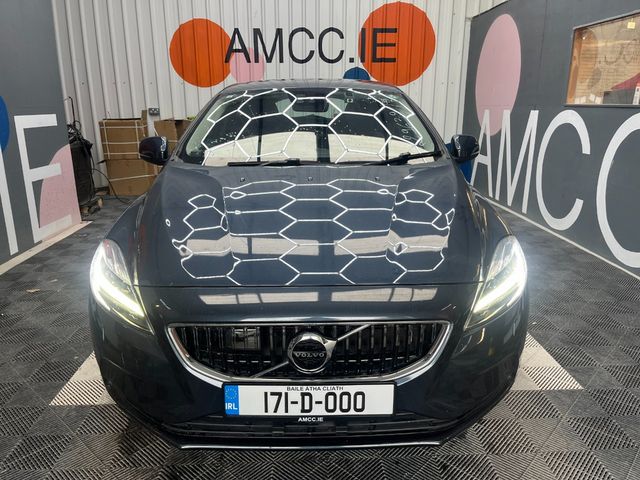 Image for 2017 Volvo V40 2017 VOLVO V40 D4 2.0 AUTOMATIC / CRUISE CONTROL / PARKING CAMERA / ELECTRIC MEMORY & HEATED SEATS / PADDLE SHIFTERS AND MORE