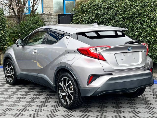 Image for 2017 Toyota C-HR 1.8 HYBRID // HALF LEATHER HEATED SEATS // ADAPTIVE CRUISE CONTROL // REVERSE CAMERA