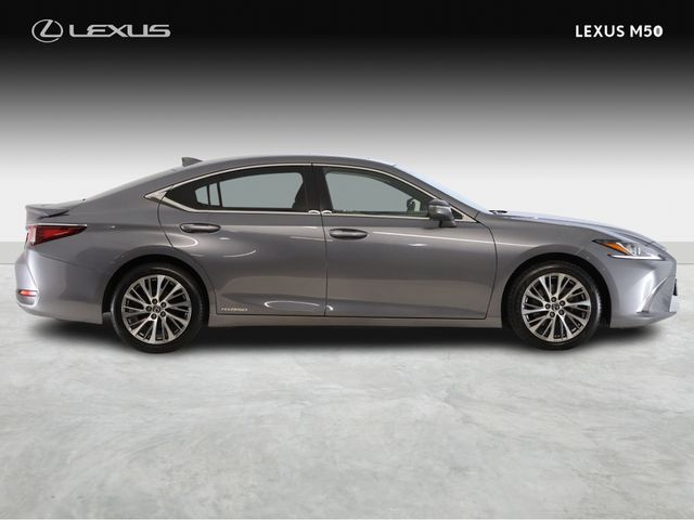 Image for 2021 Lexus ES 300h Dynamic
