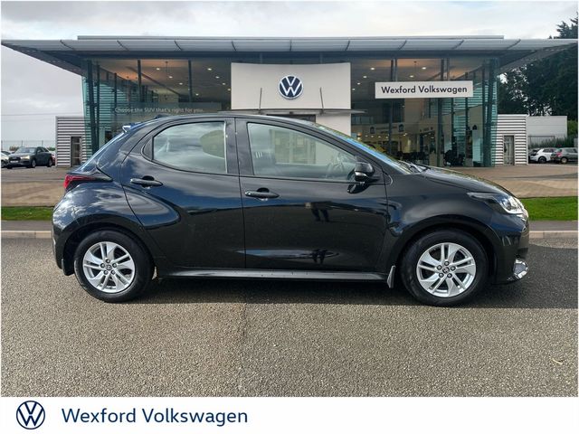 Image for 2021 Toyota Yaris LUNA 1.0