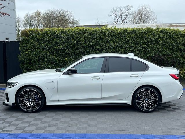 Image for 2021 BMW 3 Series 330e M-SPORT COMPETITION 2.0 HYBRID // FULL SERVICE HISTORY // HEATED M-SPORT SEATS // AMBIENT LIGHTING PACK