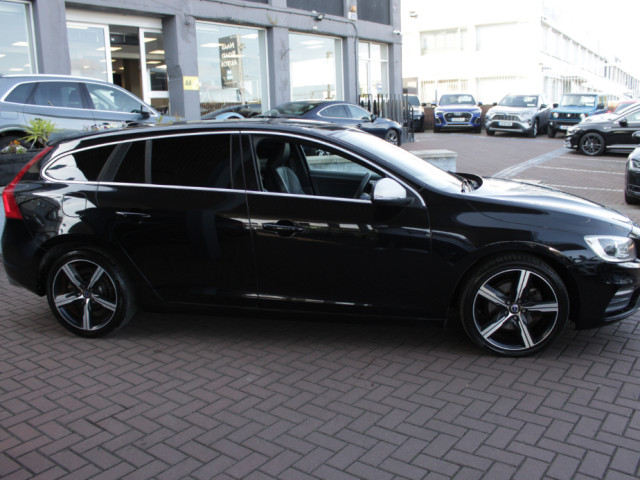 Image for 2017 Volvo V60 2.0D4 R-DESIGN 5DR ESTATE AUTO HUGE SPEC // 1 OWNER CAR // AS NEW CONDITION THROUGHOUT // BUY WITH CONFIDENCE AA AND SIMI APPROVED DEALER 2026 // FINANCE ARRANGED //