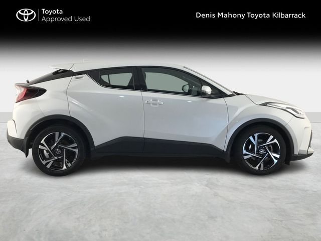 Image for 2022 Toyota C-HR HYBRID SPORT