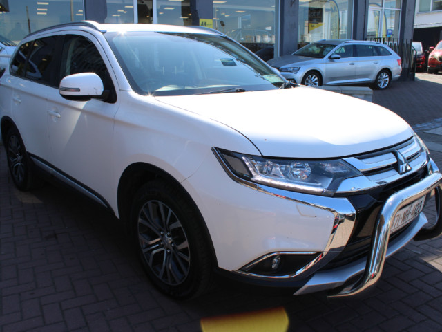 Image for 2017 Mitsubishi Outlander 2.2 DI-D 4WD 150BHP 5DR MPV 7 SEATER 