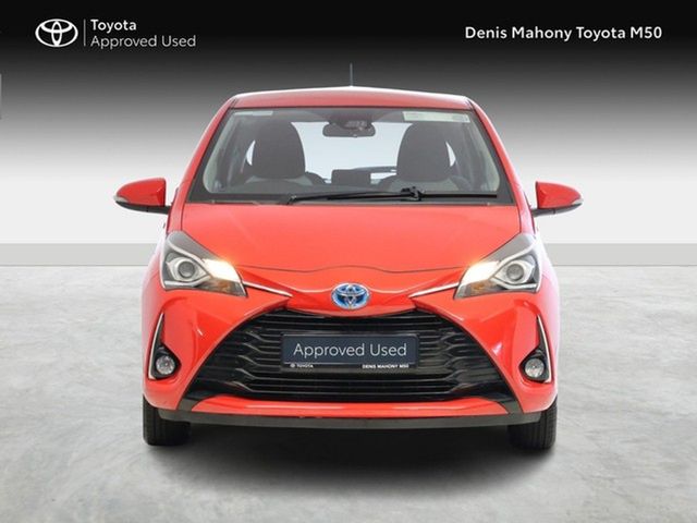 Image for 2017 Toyota Yaris Luna Hybrid